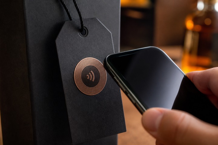 Selos NFC e certificação LynkArt